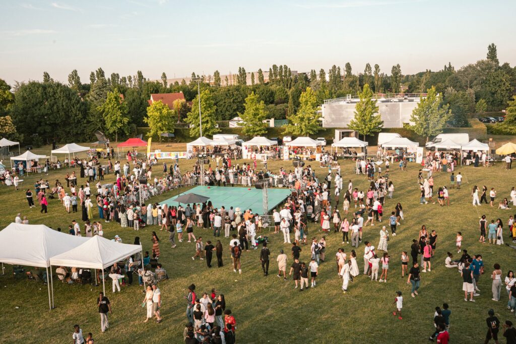 Fête de la musique en plein air en 2025. Photographie d'événements professionnels, institutionnels et culturels à Paris et banlieue.